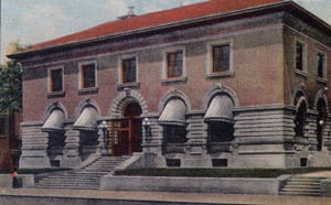 This old post card shows the original Hot Springs National Park Post Office building, as constructed in 1901.